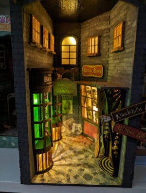Knockturn Alley Book Nook Kit