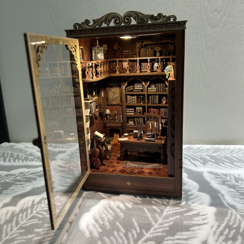 Wooden Vintage Bookstore Book Nook